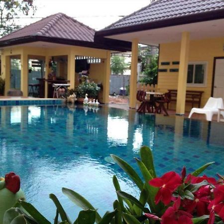 Pius Place Pattaya Buitenkant foto