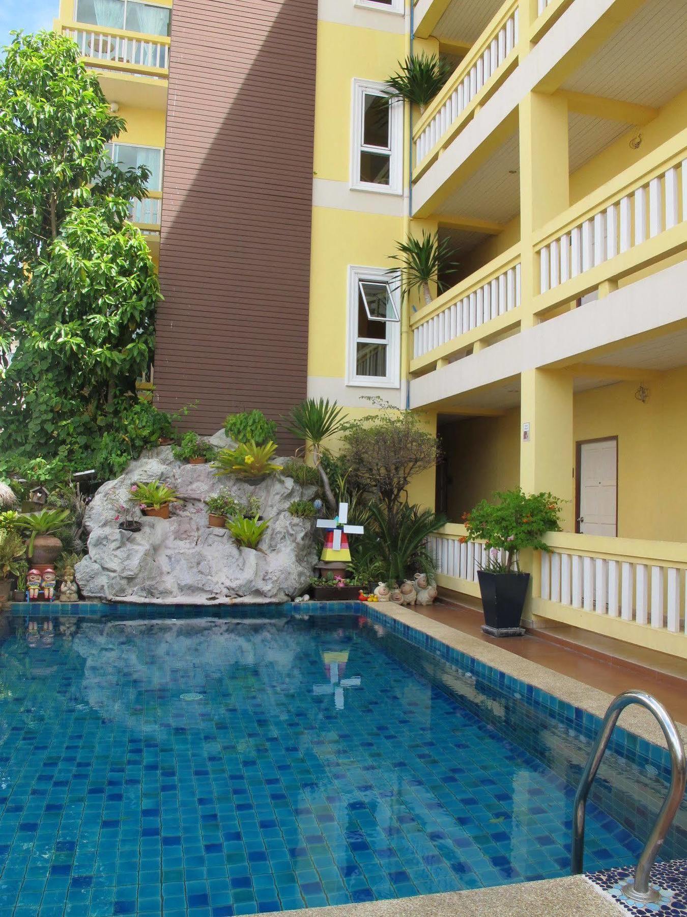 Pius Place Pattaya Buitenkant foto